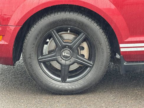 Used 2005 Ford Mustang Premium RWD image 26