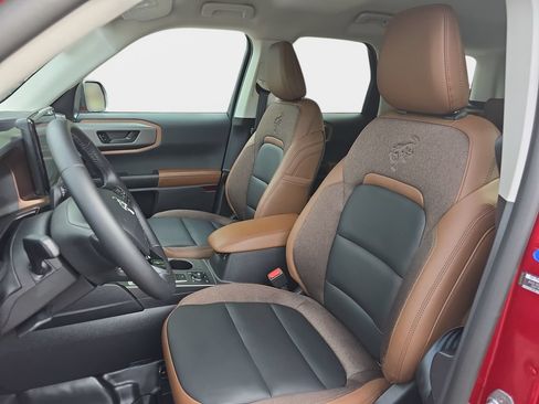 Used 2025 Ford Bronco Sport Outer Banks w/ Sasquatch Outer Banks Package AWD/4WD image 17