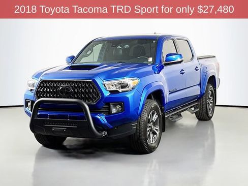 Used 2018 Toyota Tacoma TRD Sport image 3