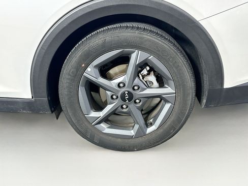 Used 2025 Kia K4 FWD image 11
