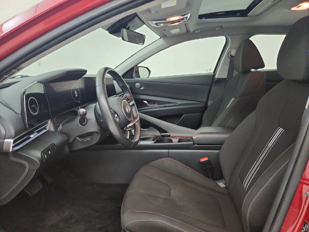Used 2025 Hyundai Elantra SEL FWD image 20