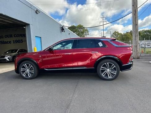 New 2026 Cadillac Lyriq Premium Luxury w/ LPO, Floor Liner Package image 6