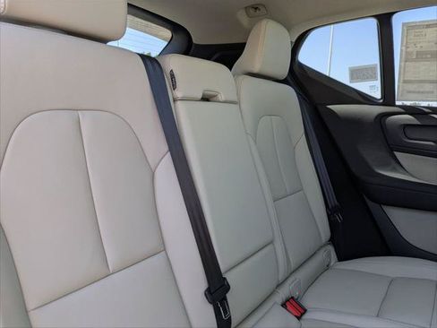 New 2026 Volvo XC40 B5 Ultra w/ Climate Package AWD/4WD image 13