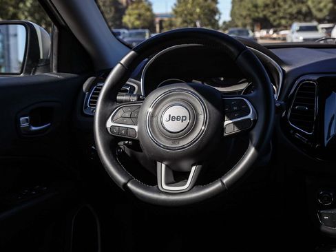 Used 2021 Jeep Compass Latitude image 15