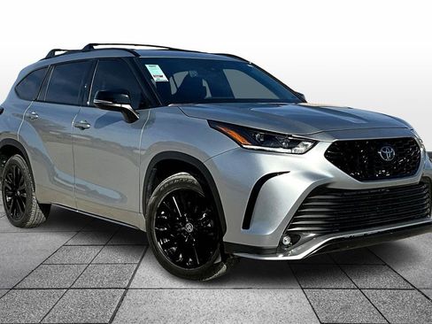 Used 2023 Toyota Highlander XSE image 2