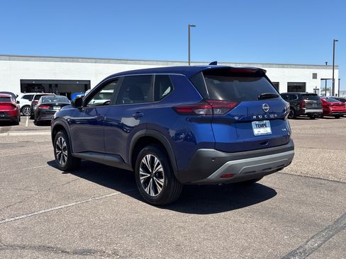 Used 2023 Nissan Rogue SV FWD image 4
