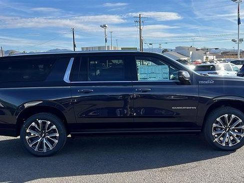 New 2026 Chevrolet Suburban High Country image 4