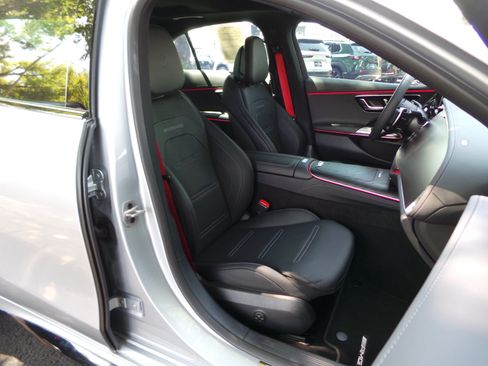 Used 2026 Mercedes-Benz E 53 AMG e 4MATIC Sedan image 18