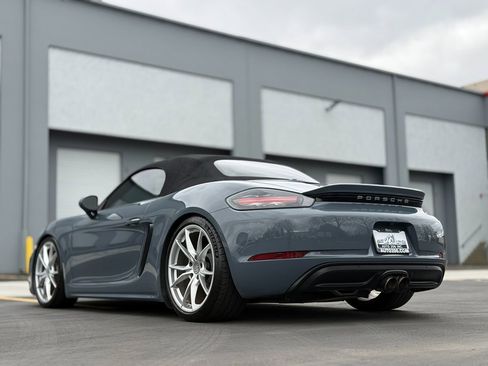 Used 2017 Porsche 718 Boxster image 5