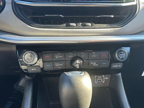 Used 2026 Jeep Compass Limited image 29