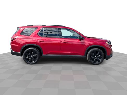 Used 2025 Honda Pilot Black Edition image 9