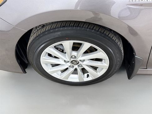 Used 2021 Toyota Camry LE FWD image 29