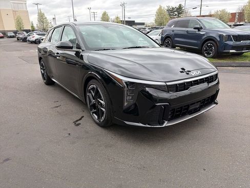 New 2026 Kia K4 GT-Line image 5
