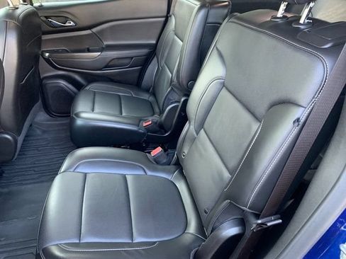 Used 2023 GMC Acadia SLT AWD/4WD image 19