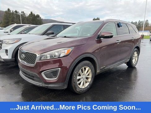 Used 2017 Kia Sorento LX image 1
