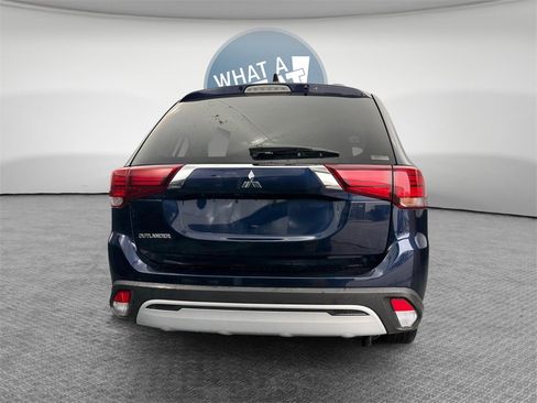 Used 2020 Mitsubishi Outlander ES image 5