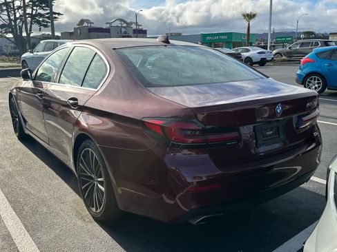 Used 2023 BMW 530e w/ Premium Package image 4