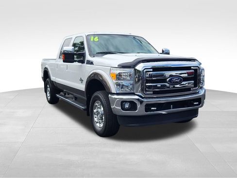 Used 2016 Ford F250 Lariat w/ Chrome Package AWD/4WD image 3