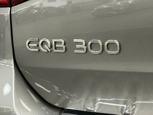 Used 2025 Mercedes-Benz EQB 300 4MATIC image 13