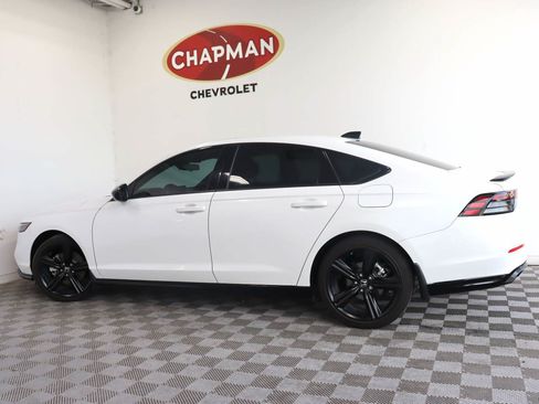 Used 2025 Honda Accord Sport image 3