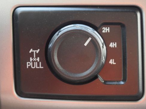 Used 2022 Ford F250 Lariat w/ Lariat Ultimate Package AWD/4WD image 16