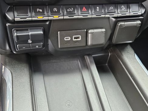 Used 2020 GMC Sierra 1500 AT4 w/ AT4 Premium Package image 28