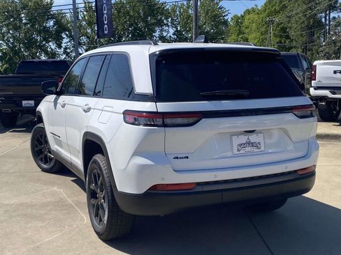 New 2026 Jeep Grand Cherokee Altitude AWD/4WD image 4