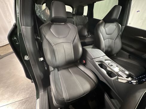 Certified 2026 INFINITI QX60 Luxe w/ Family Package image 36