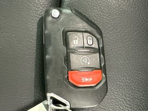 Used 2024 Jeep Wrangler Unlimited Sahara w/ Safety Group AWD/4WD image 16