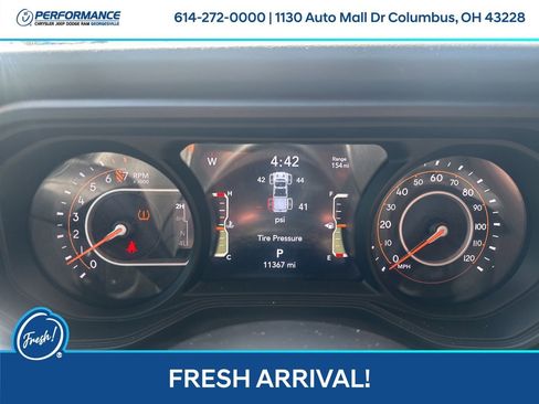Used 2024 Jeep Gladiator Mojave w/ Technology Group AWD/4WD image 16