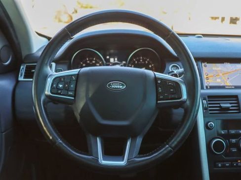 Used 2018 Land Rover Discovery Sport HSE image 28