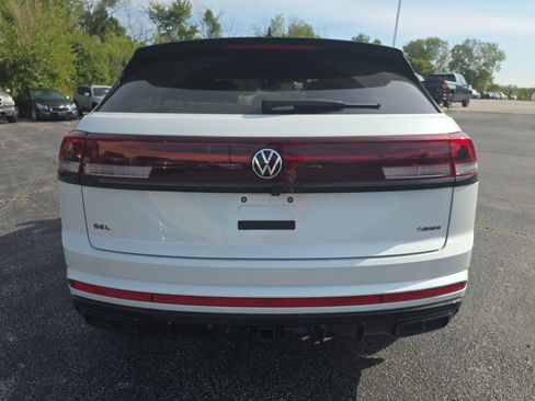 Used 2026 Volkswagen Atlas Cross Sport SEL R-Line AWD/4WD image 5