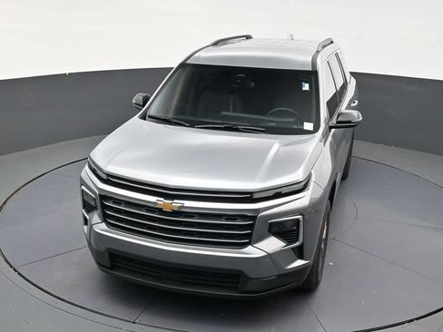 Used 2026 Chevrolet Traverse LT FWD image 17