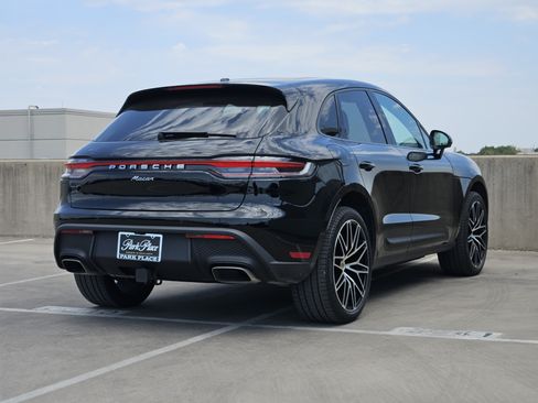 Certified 2026 Porsche Macan AWD/4WD image 8