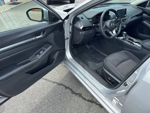 Used 2022 Nissan Altima 2.5 SV AWD/4WD image 9