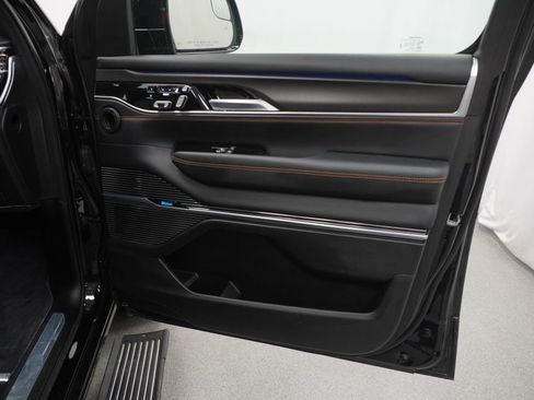 Certified 2025 Jeep Grand Wagoneer Series III w/ Rear Seat Video Group 1 AWD/4WD image 51