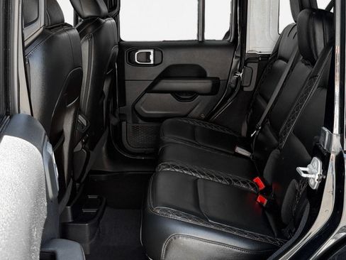 Used 2021 Jeep Wrangler Unlimited Sahara AWD/4WD image 13