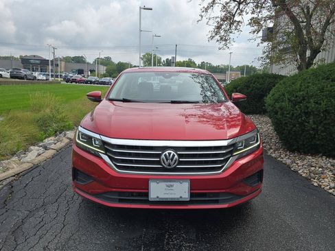 Used 2020 Volkswagen Passat 2.0T SEL FWD image 2