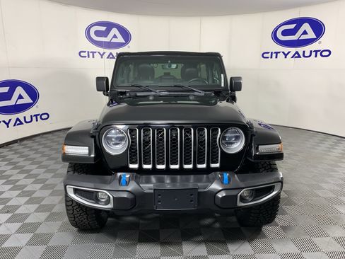 Used 2022 Jeep Wrangler Unlimited Sahara w/ Cold Weather Group AWD/4WD image 9