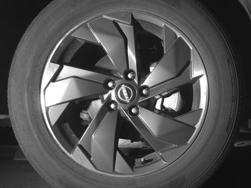 Used 2025 Nissan Rogue SV image 13