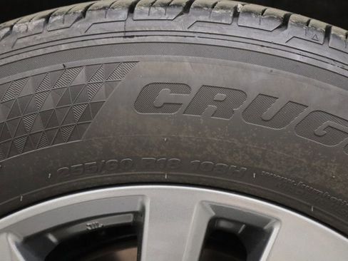 Used 2024 Nissan Pathfinder SV image 45