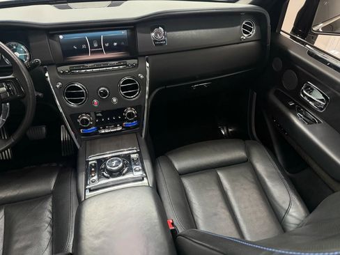 Used 2019 Rolls-Royce Cullinan image 28