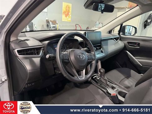 Used 2023 Toyota Corolla Cross LE image 13