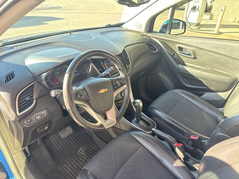 Used 2020 Chevrolet Trax LT w/ Driver Confidence Package image 13