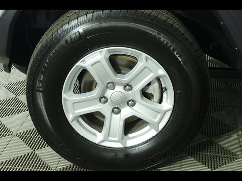 Used 2022 Jeep Wrangler Unlimited Sport AWD/4WD image 14