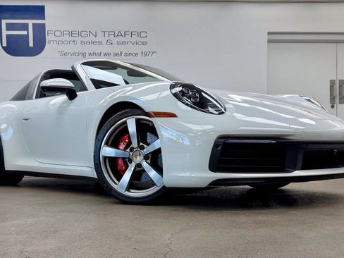 Used 2024 Porsche 911 Targa 4S w/ Premium Package image 3