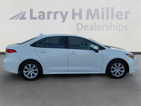 Used 2021 Toyota Corolla LE image 7