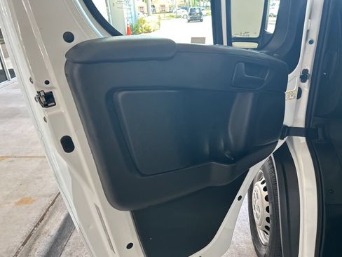 Used 2025 RAM ProMaster 2500 w/ Convenience Group FWD image 31