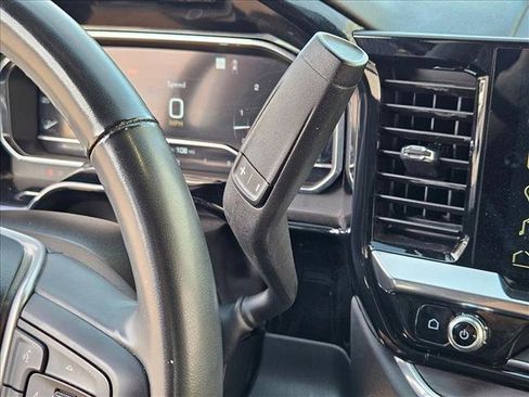 Used 2025 GMC Sierra 1500 SLT image 11