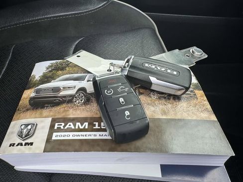 Used 2020 RAM 1500 Laramie AWD/4WD image 5